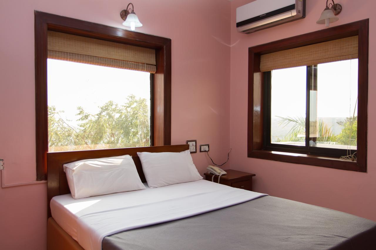 Westwood Residence Goa - The Boutique Hotel Мапуса Екстериор снимка